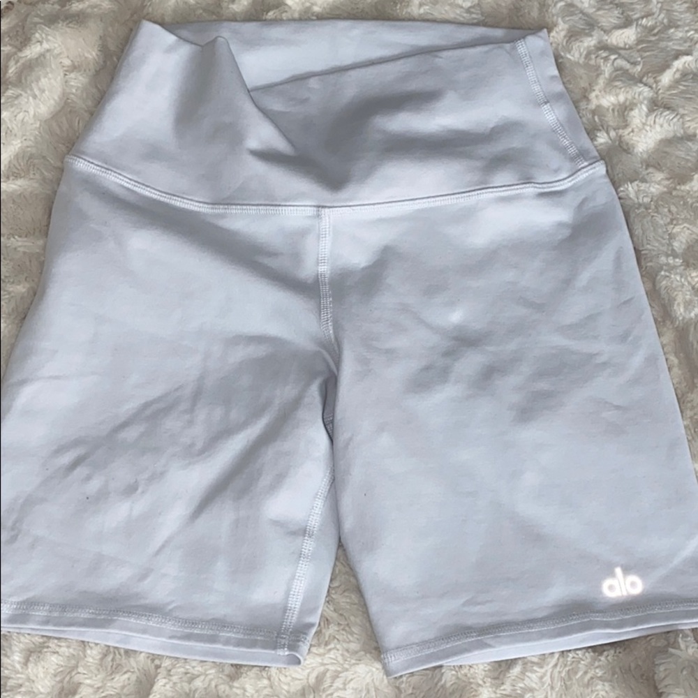 Alo yoga shorts - Picture 16 of 16